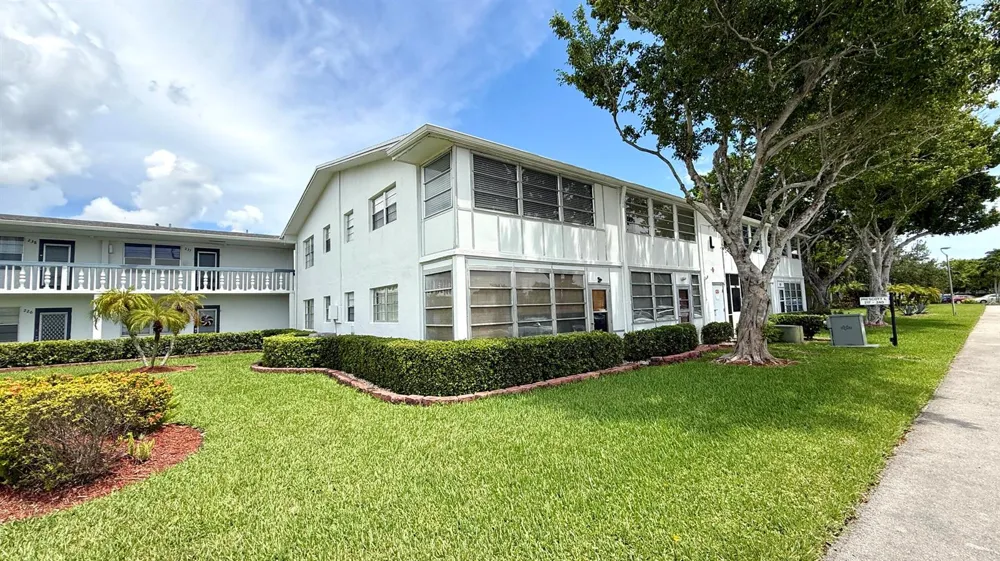 236 PRESCOTT L Deerfield Beach, FL 33442
