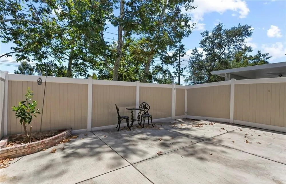 25166 Chestnutwood Lake Forest, CA 92630