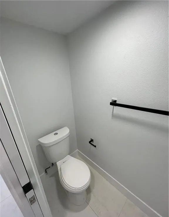 25166 Chestnutwood Lake Forest, CA 92630