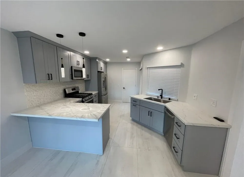 25166 Chestnutwood Lake Forest, CA 92630