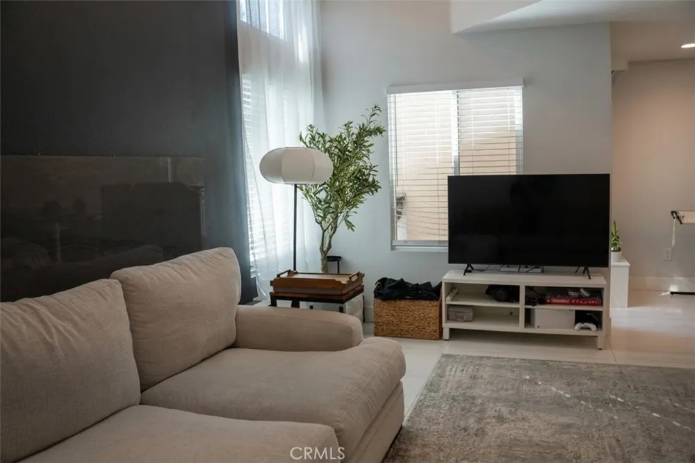 25166 Chestnutwood Lake Forest, CA 92630