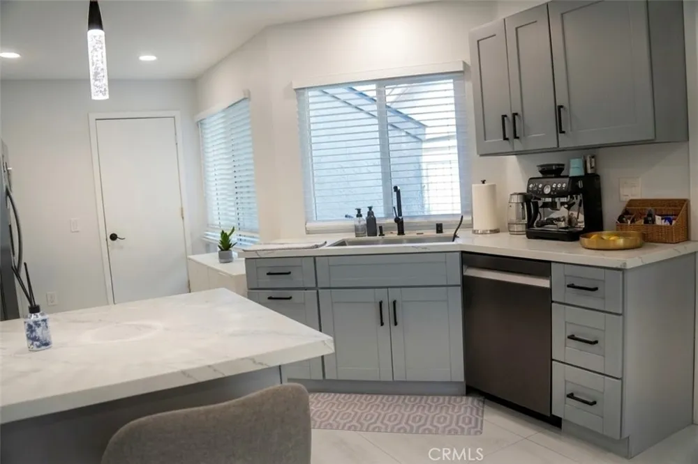 25166 Chestnutwood Lake Forest, CA 92630