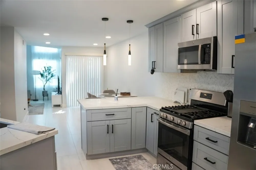 25166 Chestnutwood Lake Forest, CA 92630