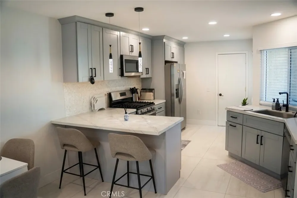 25166 Chestnutwood Lake Forest, CA 92630