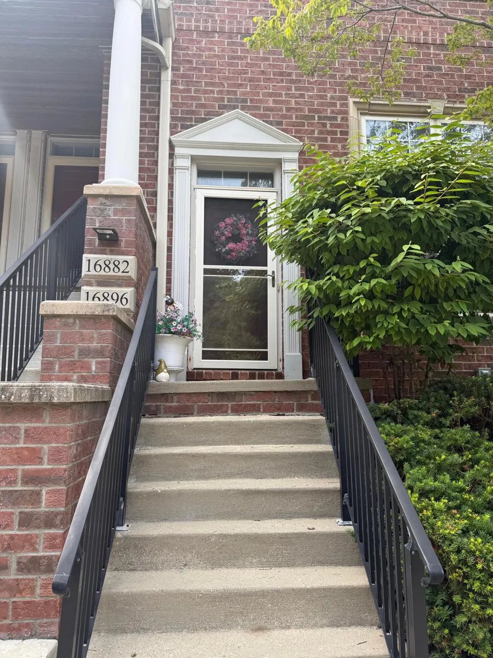 16896 Farmington Road Livonia, MI 48154