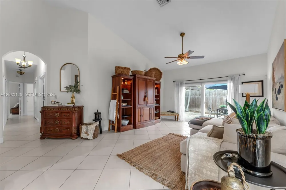 14221 SW 28th St Miami, FL 33175