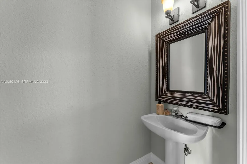 14221 SW 28th St Miami, FL 33175