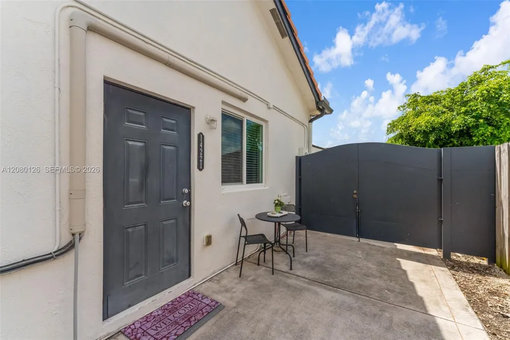 14221 SW 28th St Miami, FL 33175