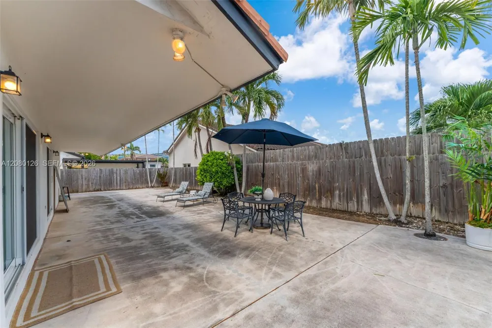 14221 SW 28th St Miami, FL 33175