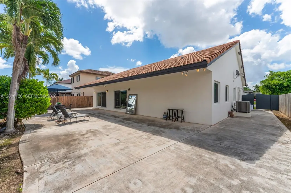 14221 SW 28th St Miami, FL 33175