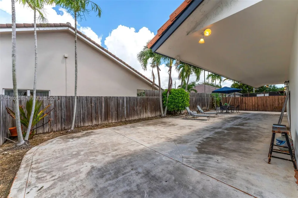 14221 SW 28th St Miami, FL 33175