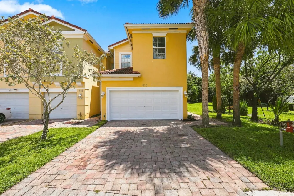 813 Pipers Cay Drive West Palm Beach, FL 33415