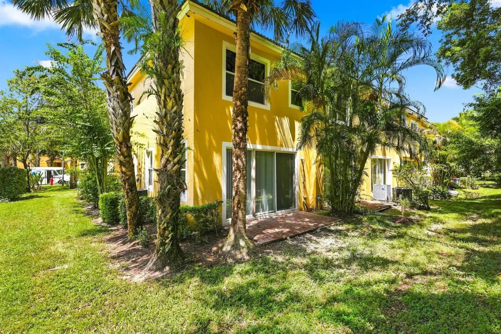 813 Pipers Cay Drive West Palm Beach, FL 33415