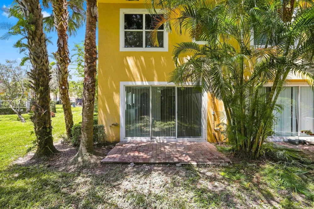 813 Pipers Cay Drive West Palm Beach, FL 33415