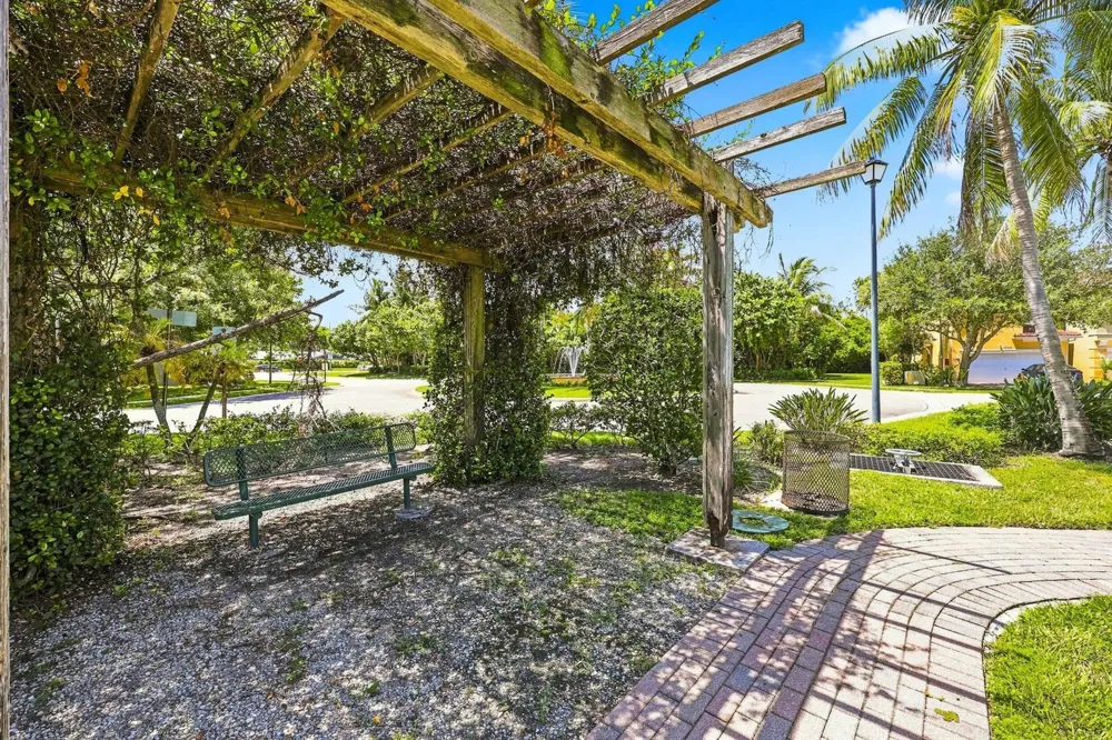813 Pipers Cay Drive West Palm Beach, FL 33415