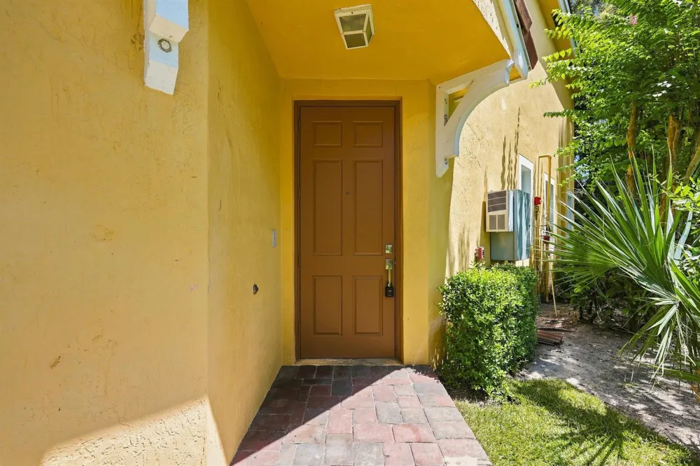 813 Pipers Cay Drive West Palm Beach, FL 33415
