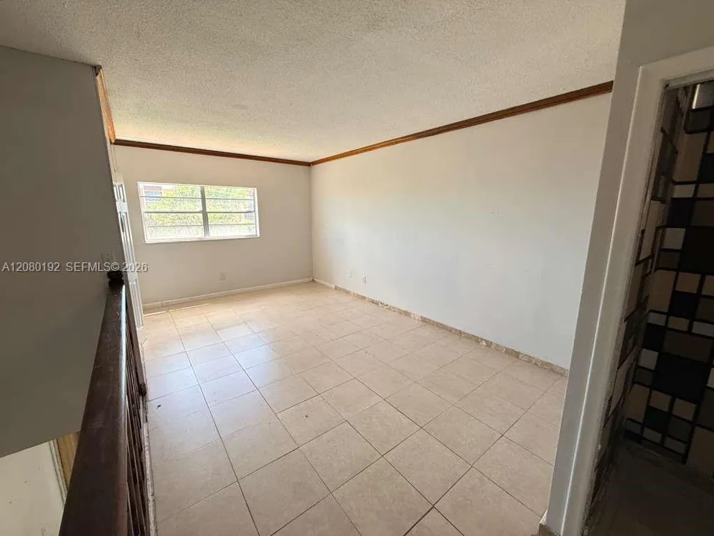 1300 W 53rd St #32 Hialeah, FL 33012