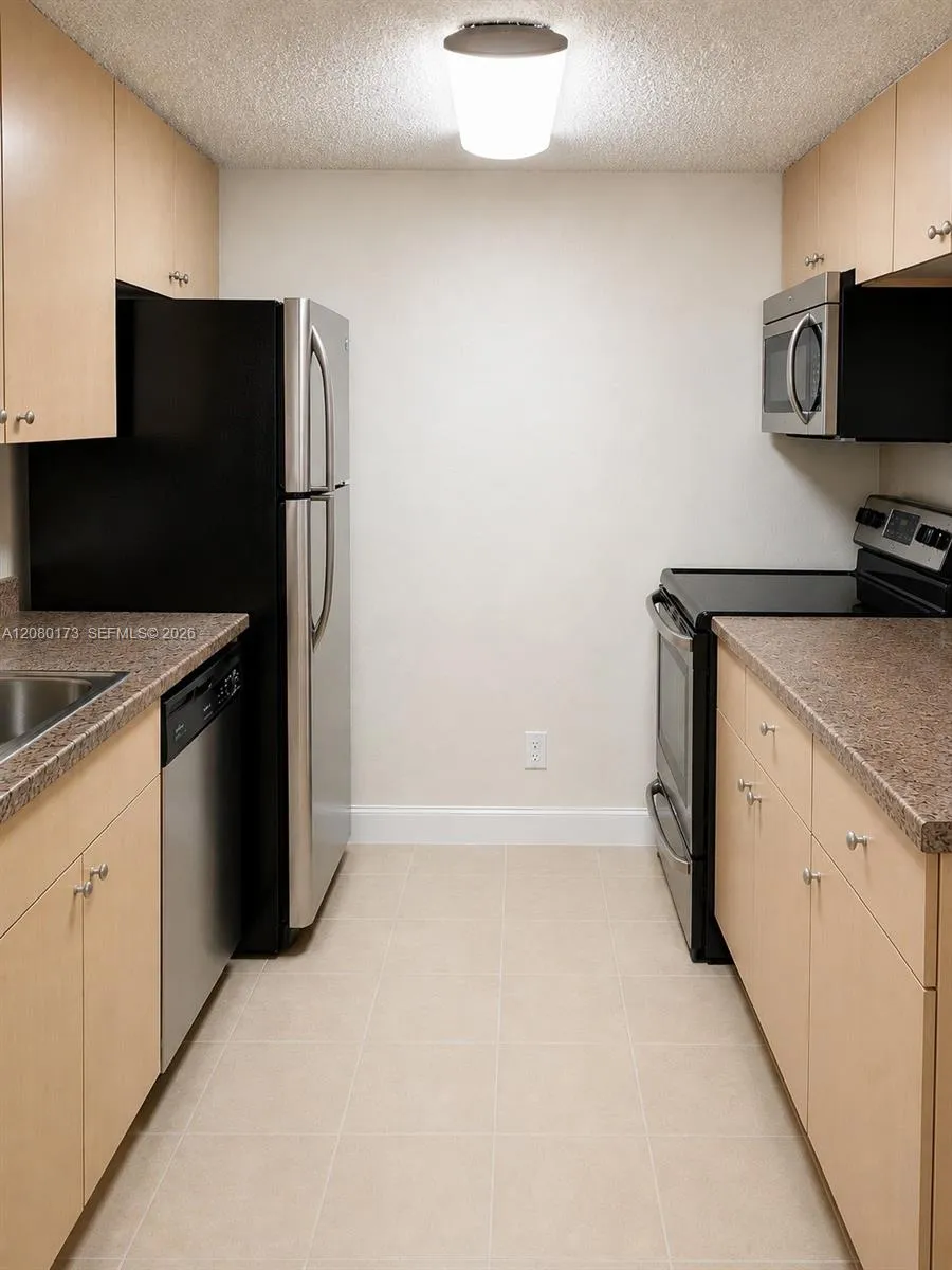 6355 La Costa Dr #M Boca Raton, FL 33433