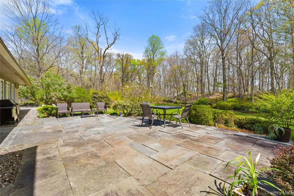 60 Old Aspetong Road Katonah, NY 10536