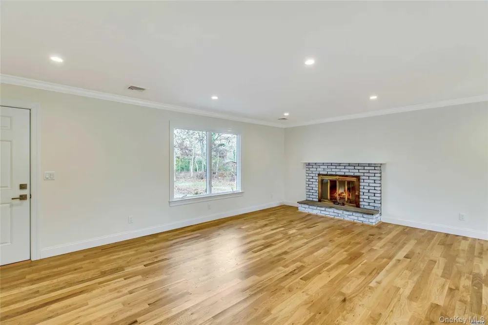 51 Ocean Avenue Hampton Bays, NY 11946