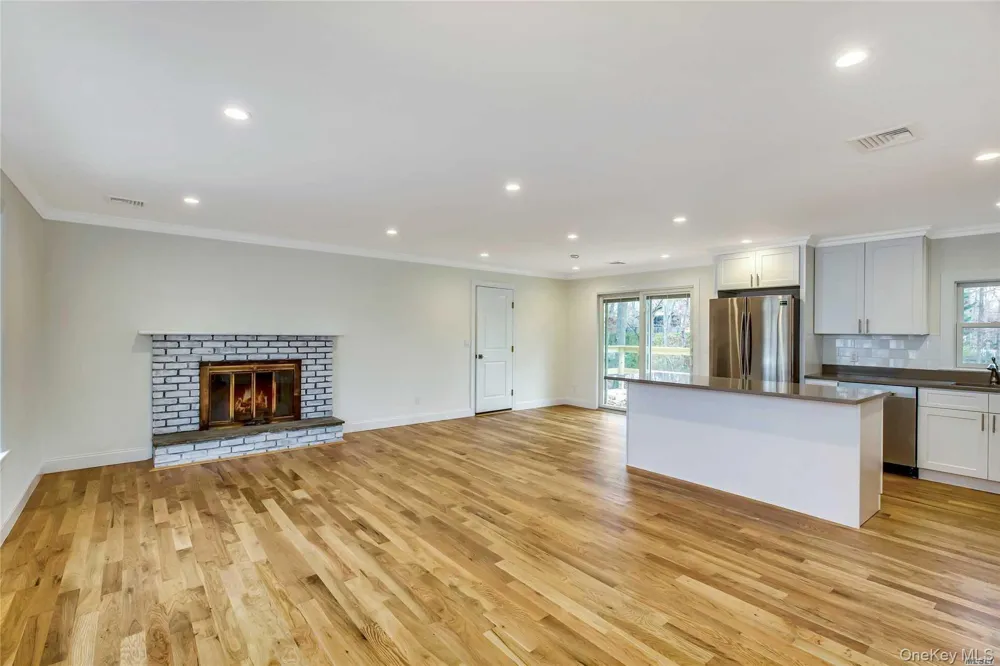 51 Ocean Avenue Hampton Bays, NY 11946
