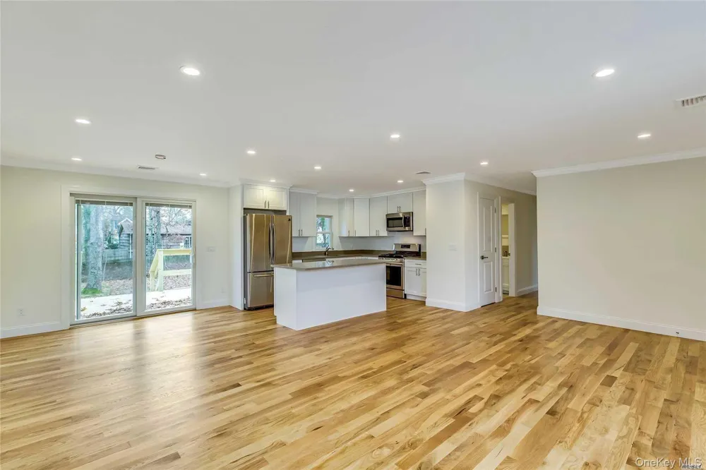 51 Ocean Avenue Hampton Bays, NY 11946