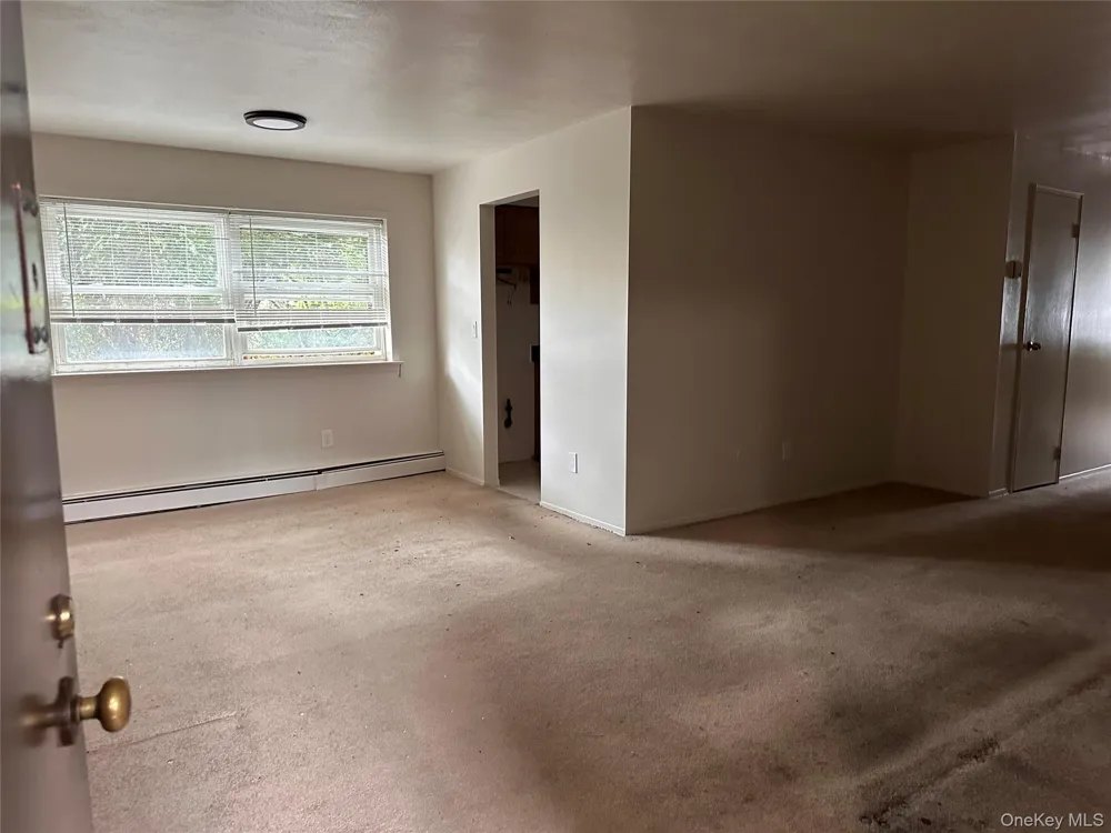 400 corona #B3 Valley Stream, NY 11580