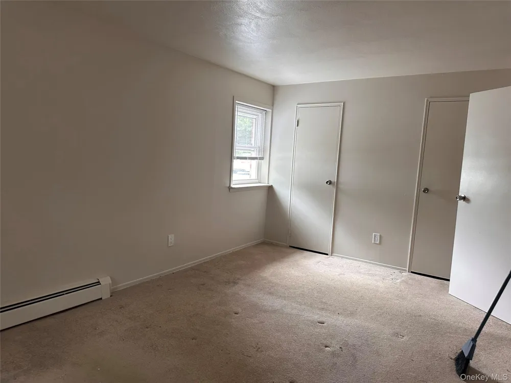 400 corona #B3 Valley Stream, NY 11580