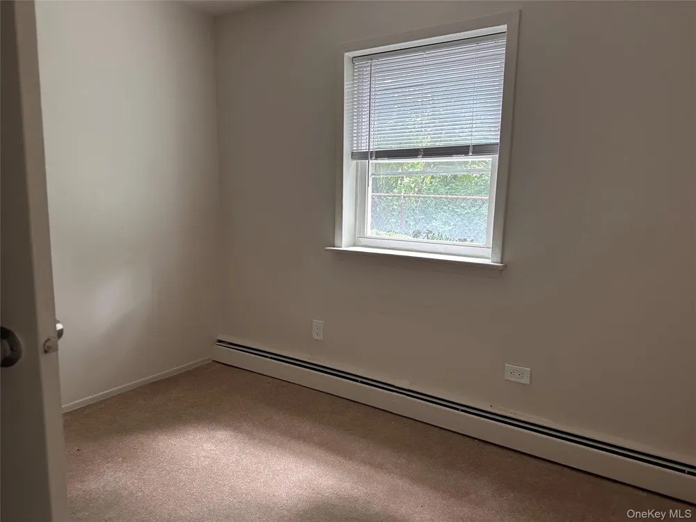 400 corona #B3 Valley Stream, NY 11580