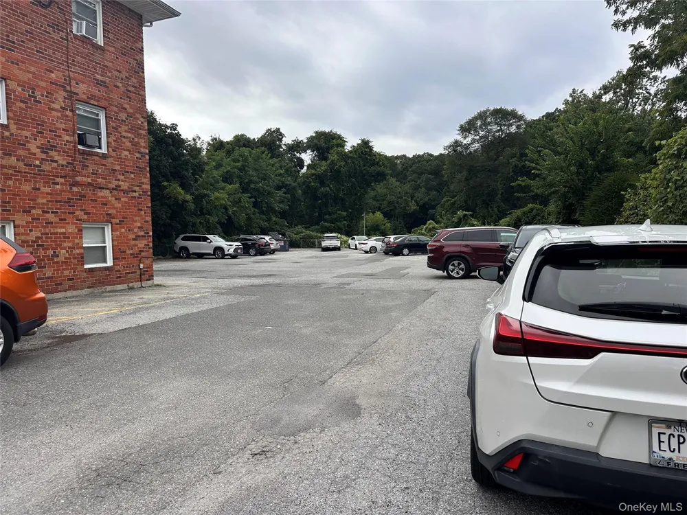 400 corona #B3 Valley Stream, NY 11580