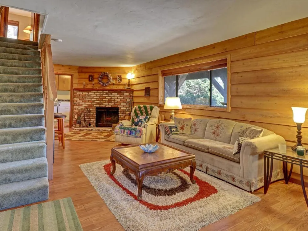 214 S Fairway Drive Lake Arrowhead, CA 92352