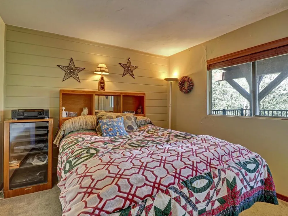 214 S Fairway Drive Lake Arrowhead, CA 92352