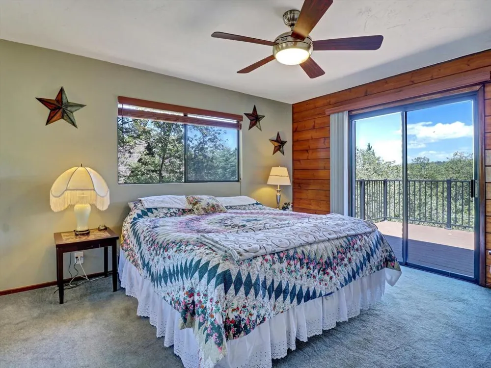 214 S Fairway Drive Lake Arrowhead, CA 92352