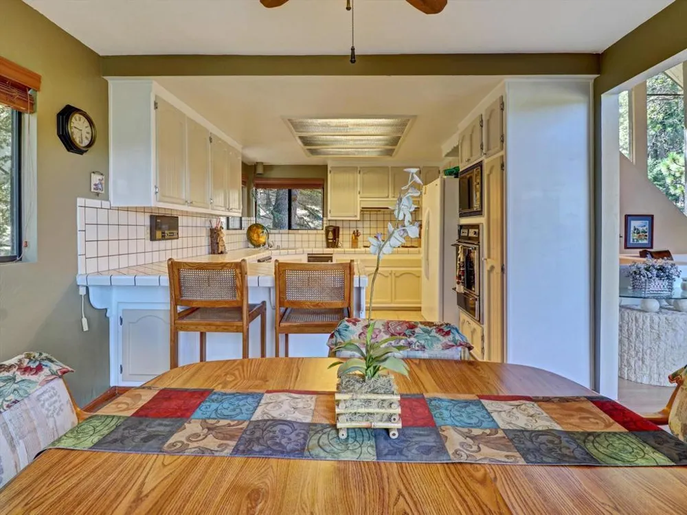 214 S Fairway Drive Lake Arrowhead, CA 92352
