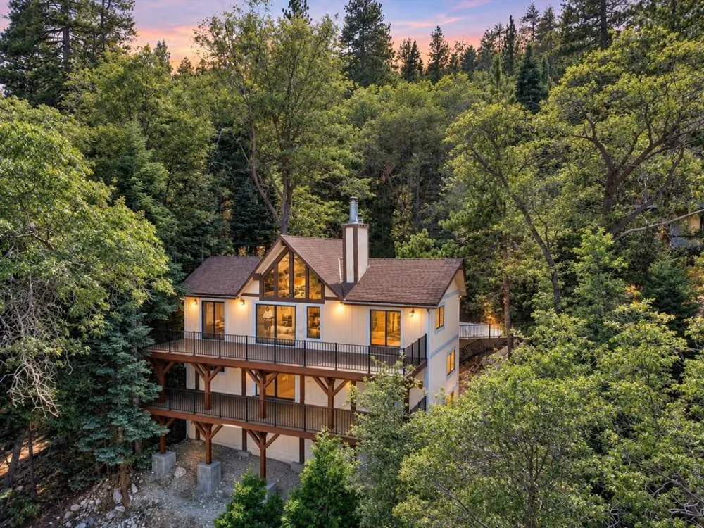 214 S Fairway Drive Lake Arrowhead, CA 92352