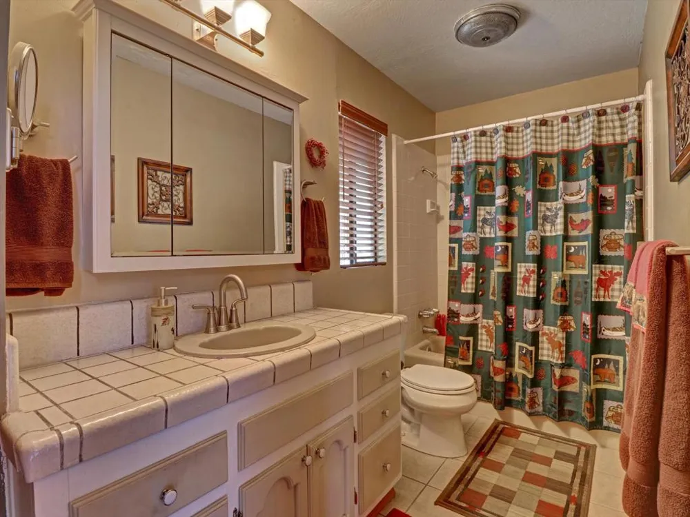 214 S Fairway Drive Lake Arrowhead, CA 92352