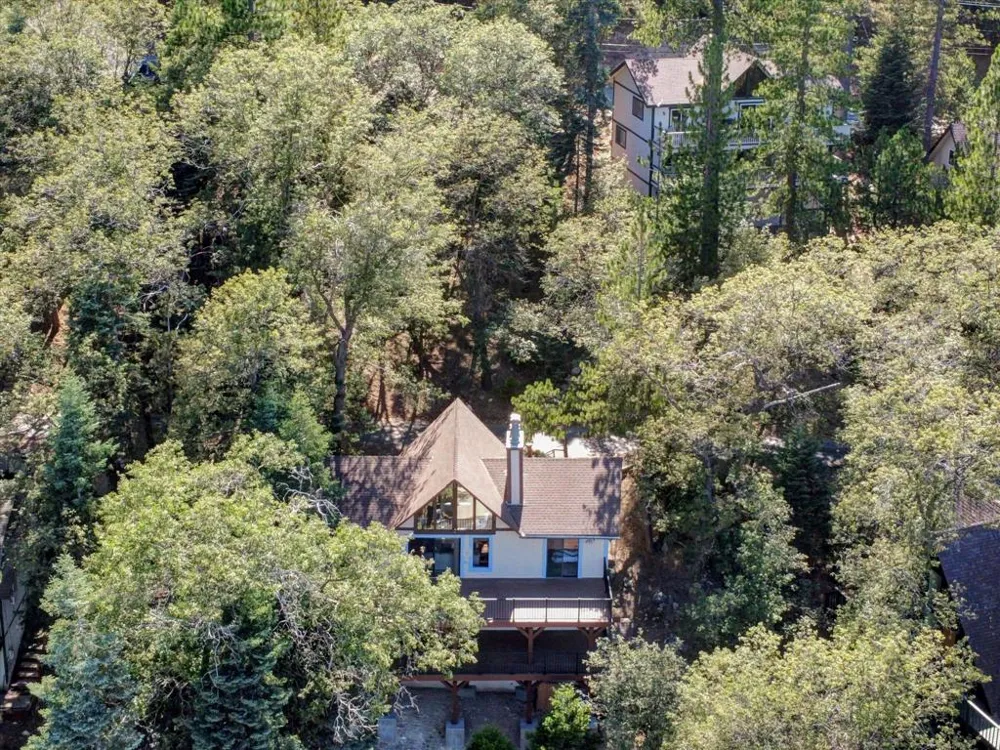 214 S Fairway Drive Lake Arrowhead, CA 92352