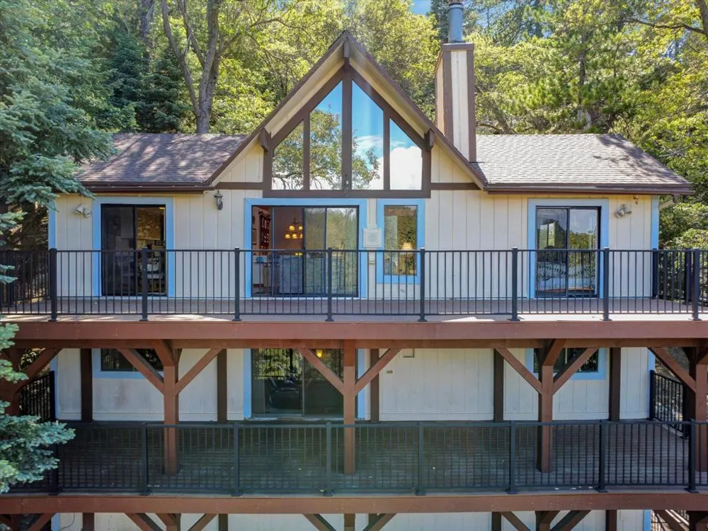 214 S Fairway Drive Lake Arrowhead, CA 92352