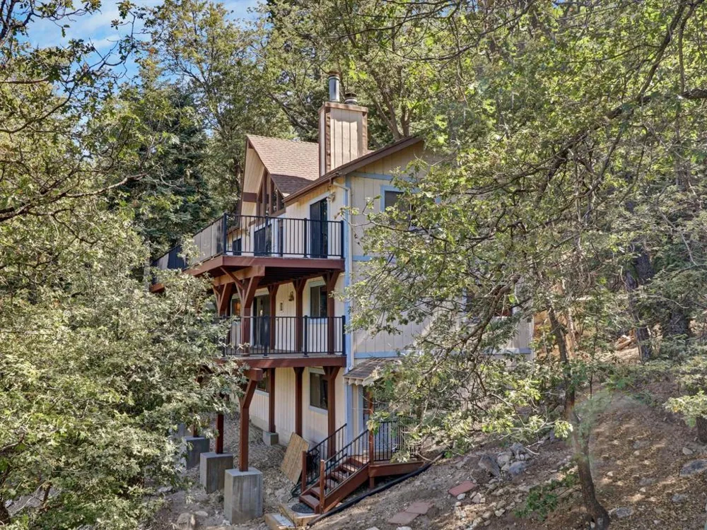 214 S Fairway Drive Lake Arrowhead, CA 92352