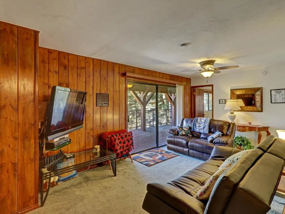 214 S Fairway Drive Lake Arrowhead, CA 92352
