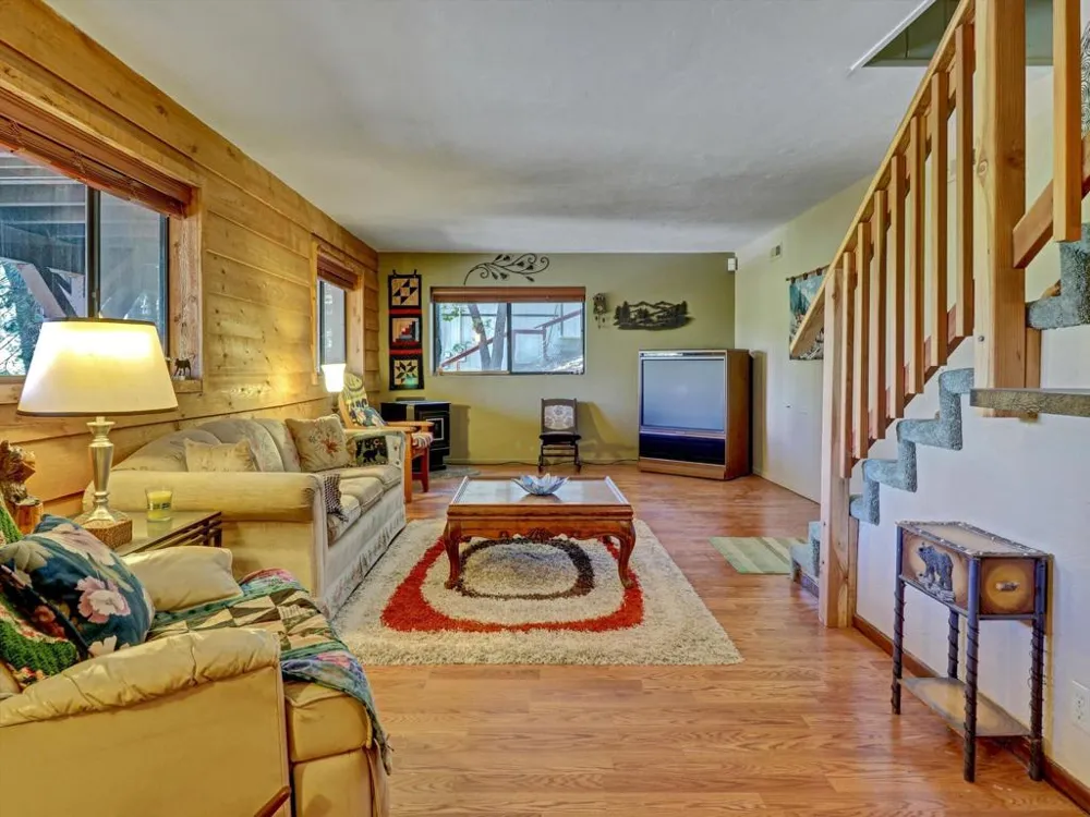 214 S Fairway Drive Lake Arrowhead, CA 92352