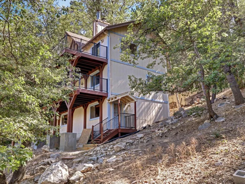 214 S Fairway Drive Lake Arrowhead, CA 92352