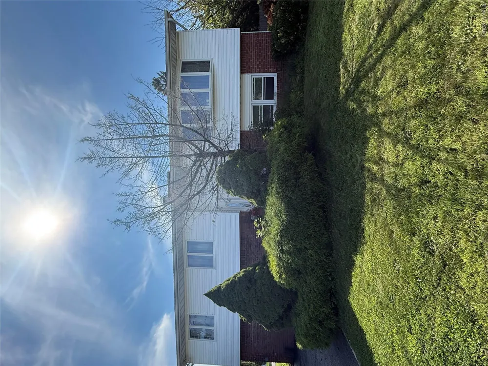 32 Jefferson Avenue Deer Park, NY 11729