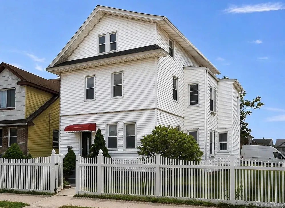 21704 135th Avenue #2 Springfield Gardens, NY 11413