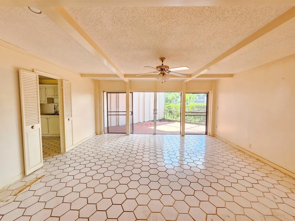6 GREENWAY Village #105 Royal Palm Beach, FL 33411