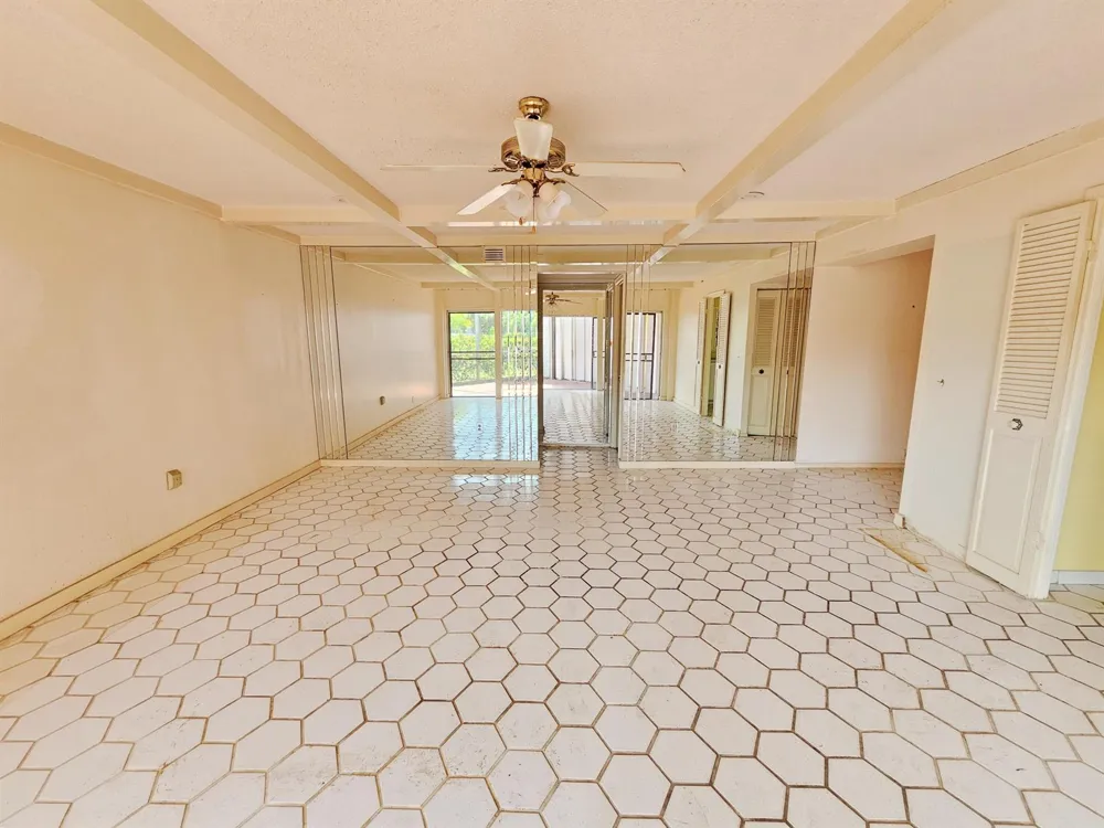 6 GREENWAY Village #105 Royal Palm Beach, FL 33411