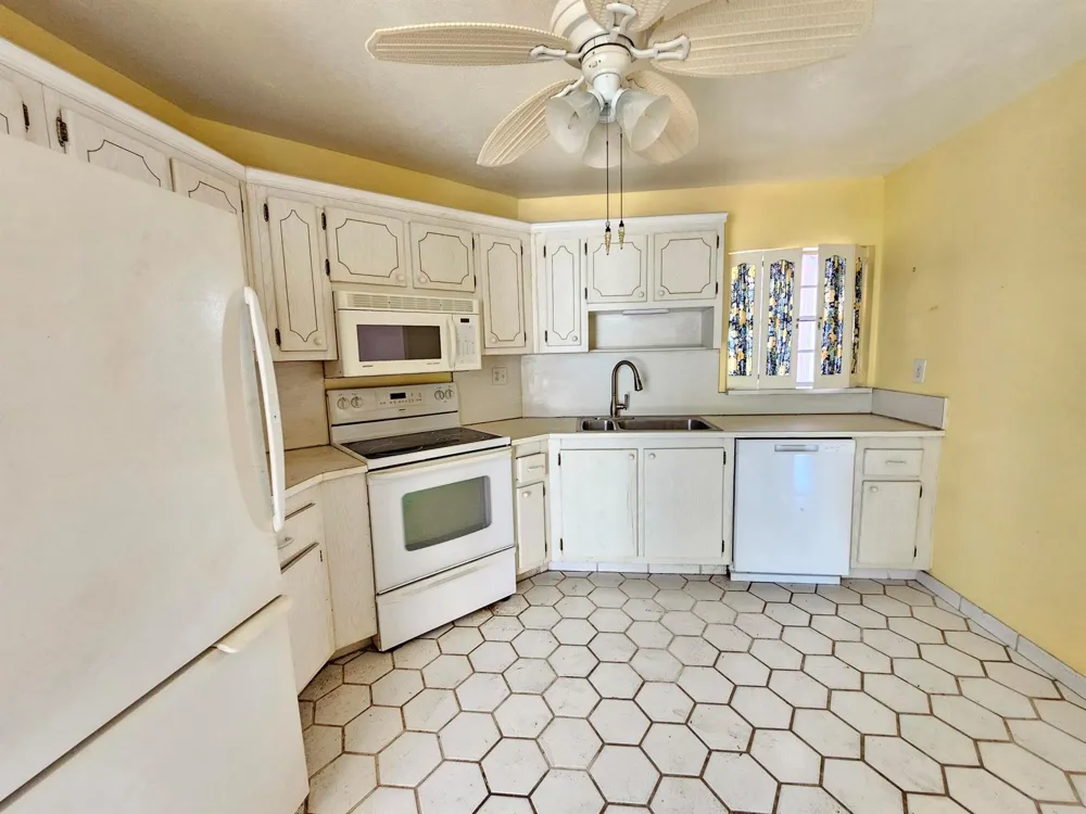 6 GREENWAY Village #105 Royal Palm Beach, FL 33411
