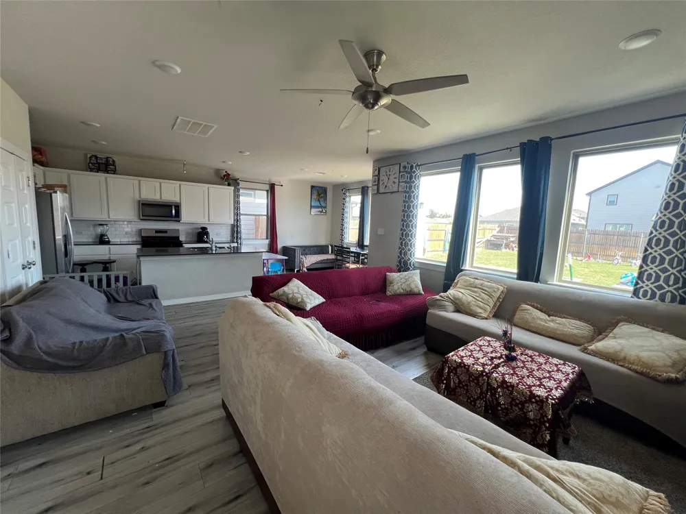 172 Coppers Way Elgin, TX 78621