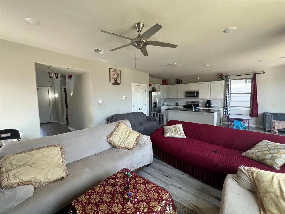172 Coppers Way Elgin, TX 78621