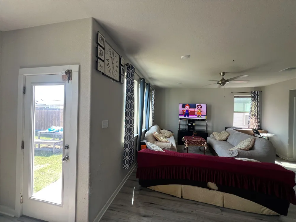 172 Coppers Way Elgin, TX 78621